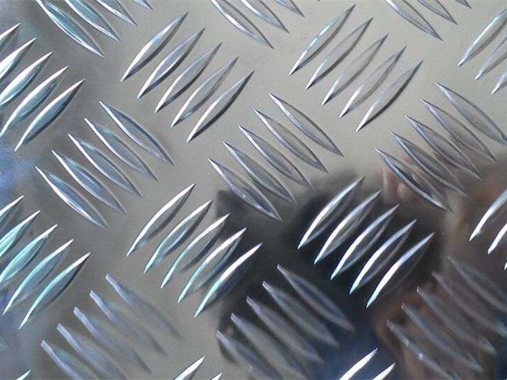 5052五条筋花纹铝板